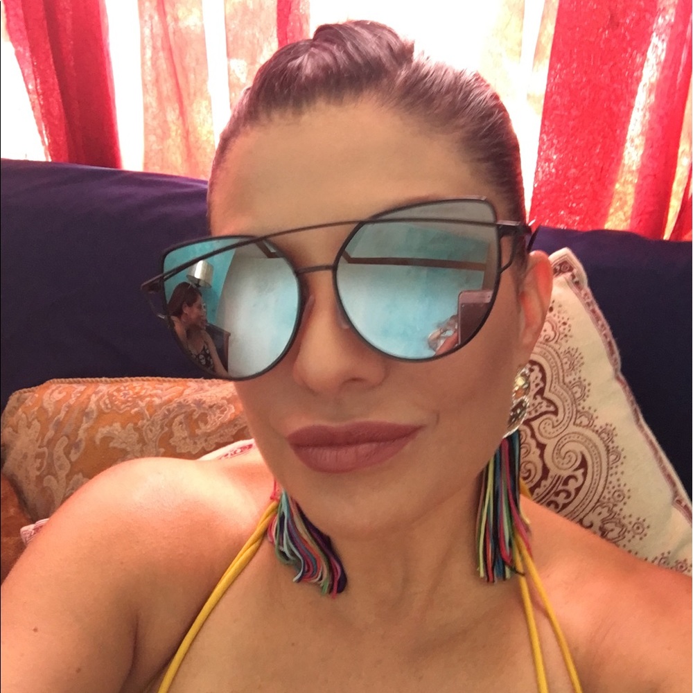 Meet your Posher, Sylvia